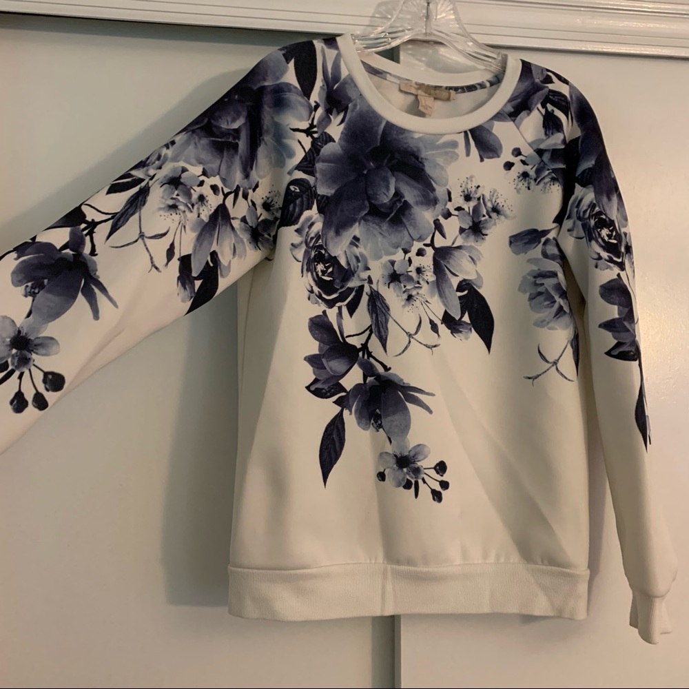 Floral print sweater